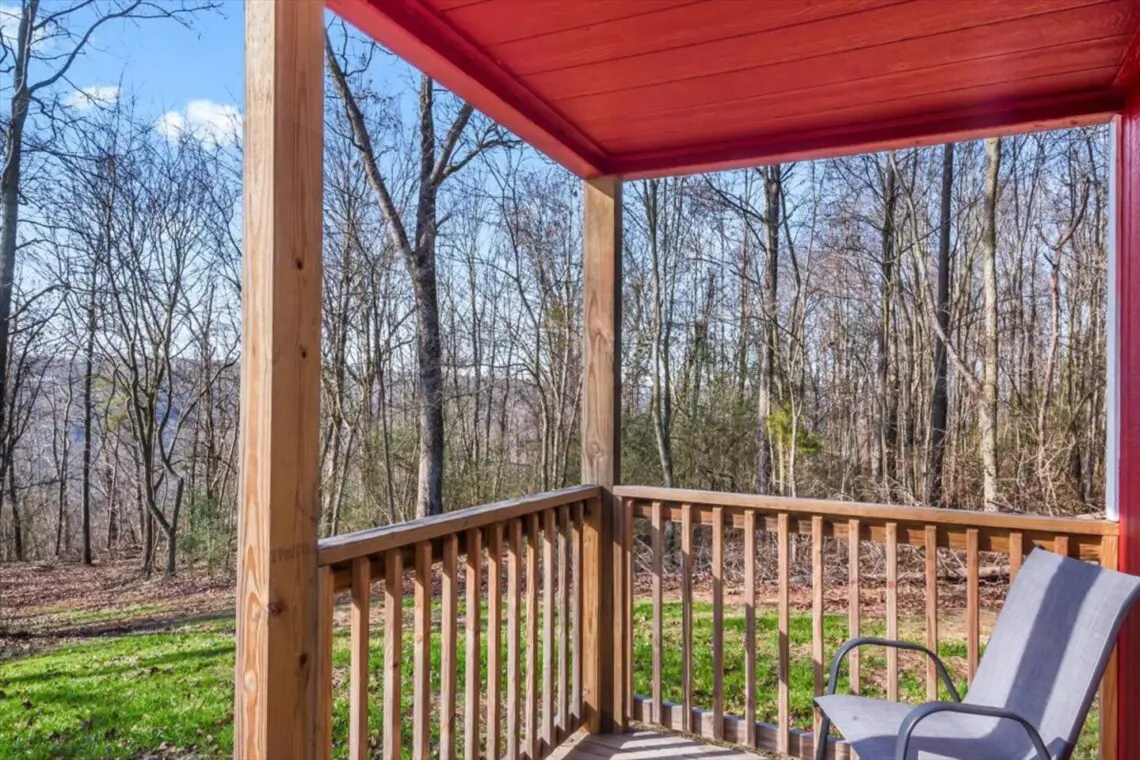 04f89f5c 0fa1 48c9 bad8 fa21b105daa0