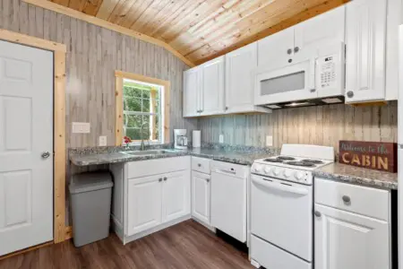 803e9f35 e50d 46bb 870c e88605038d0f