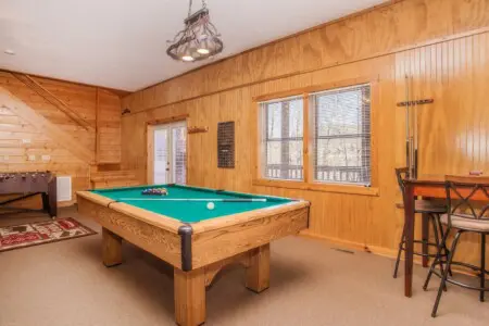 b8220fa1 f305 4639 87c7 1de2f4195b0c