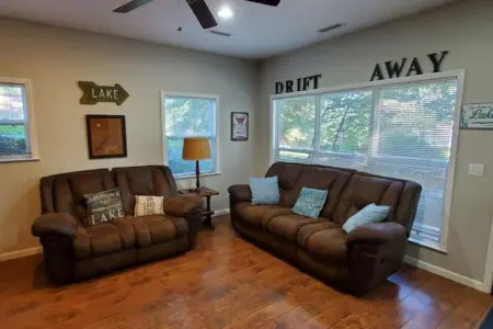 f2cca8a4 cb53 4941 afc0 a8ea33d93fcd