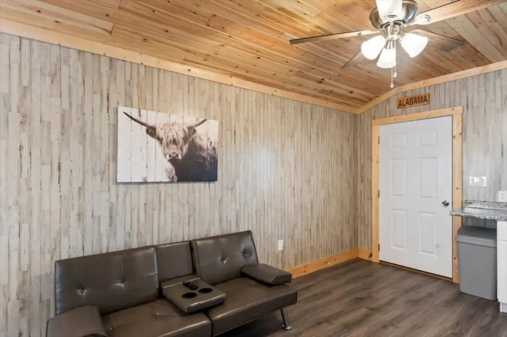 001d8b5c 1590 49a8 93be 1203abf2521b