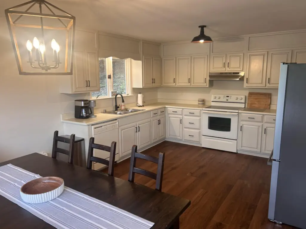 3b2ee61a 0c9d 4ad0 b60f b8bb1f97428e