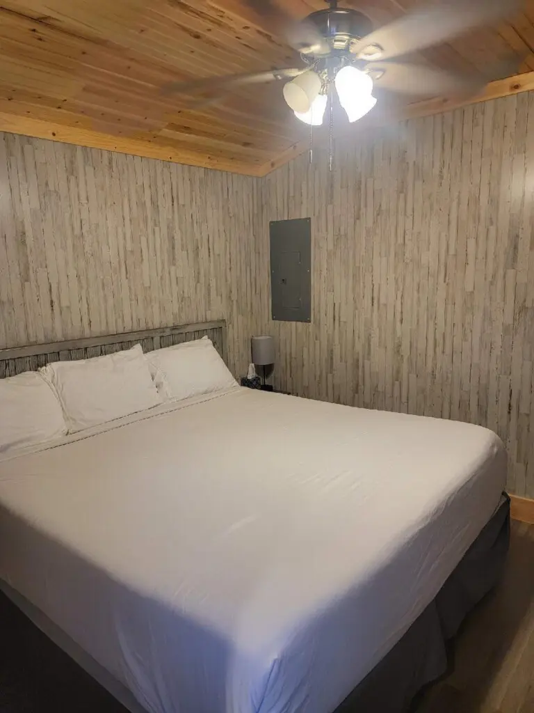 8fb37408 46b4 4ddd bdcd 21cf38e583da